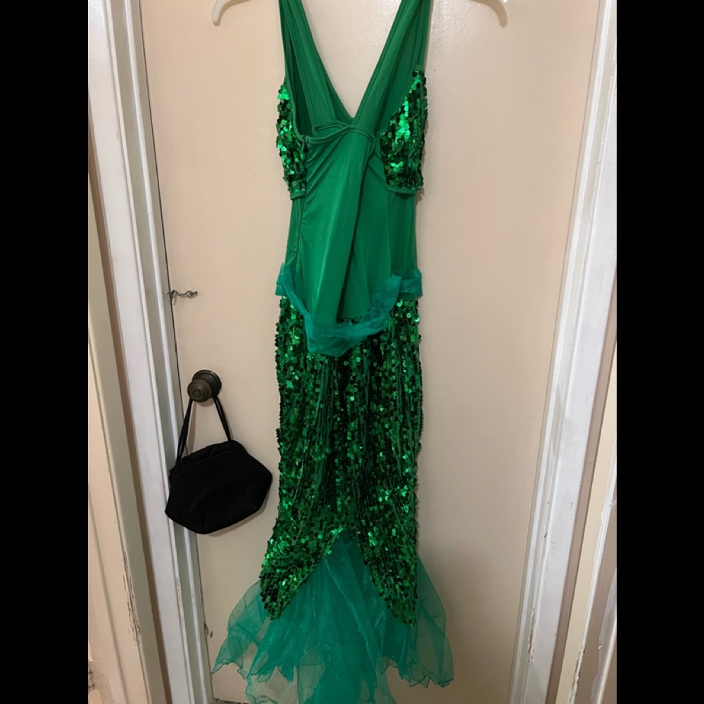 Charade’s Women's Green Sequin Mermaid Costume - NEW - Picture 9 of 13